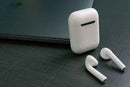 AirPods Serie 2 – Tecnología, Estilo y Sonido en un Solo Producto